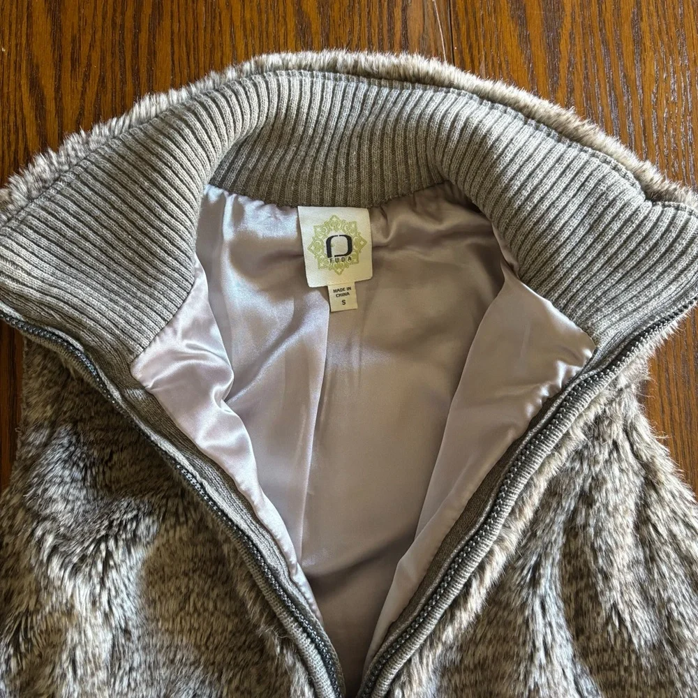Fuda Faux Fur Knitted Back Tan Vest Size S - Picture 4 of 7